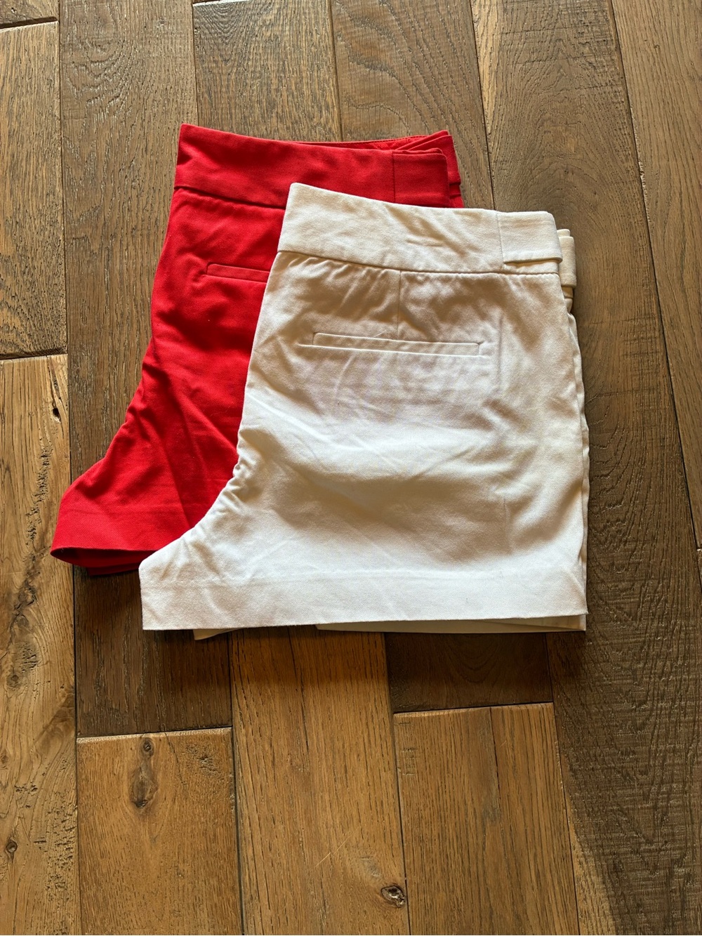 Club Monaco Red and White Women’s Short Bundle size 10